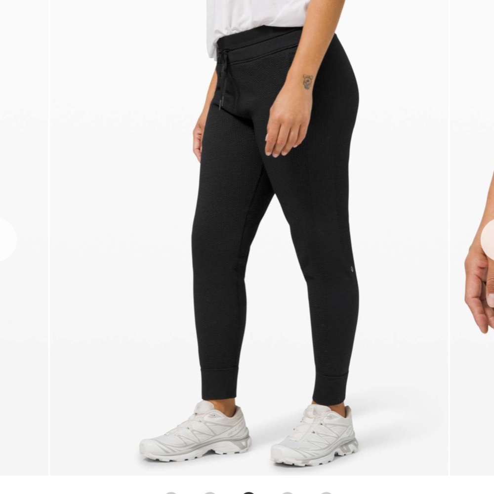 Lululemon Engineered Warmth Jogger Size 4 Black - image 5